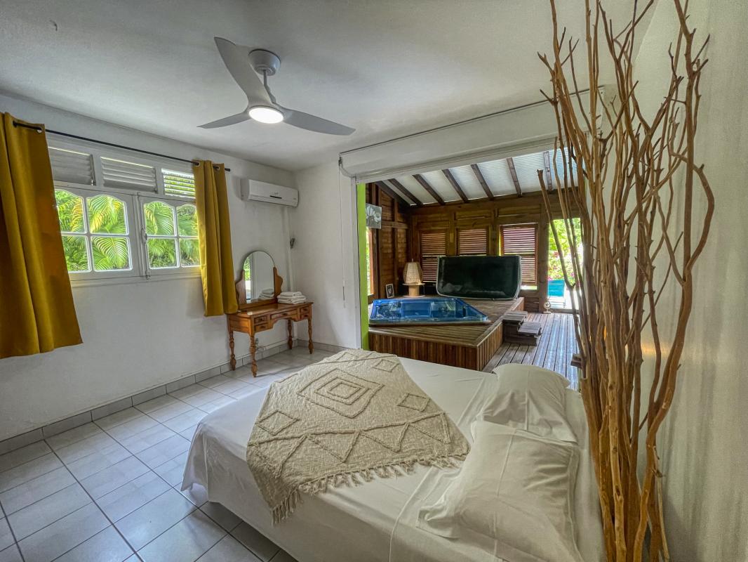 23.Location villa piscine Saint François Guadeloupe_Suite jacuzzi Rdc